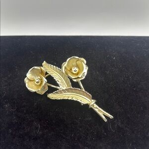 Vintage Coro Signed Gold Tone Floral Brooch Elegant Flower Pin